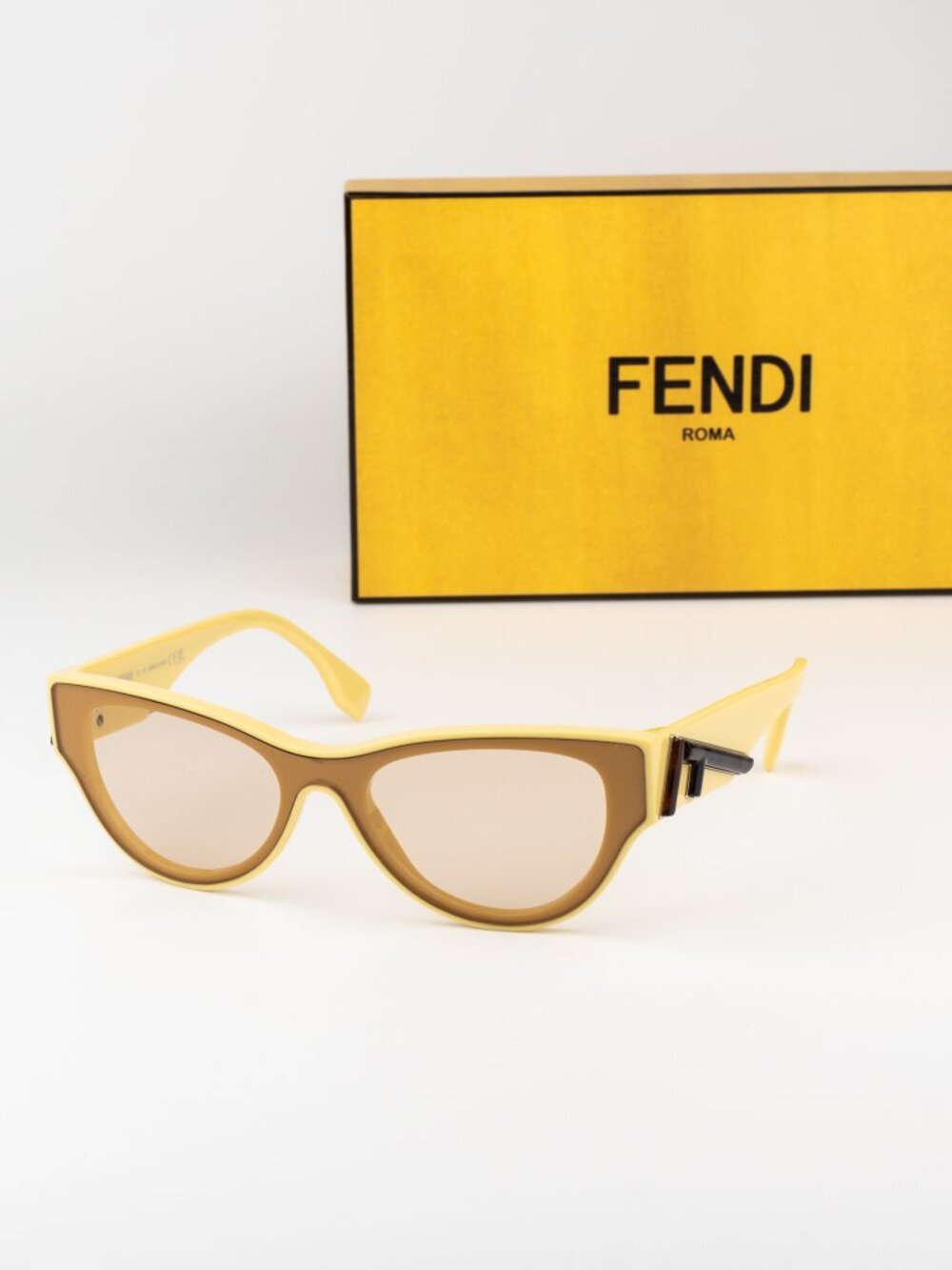 Fendi FIRST Women Sunglasses Yellow Brown Cat Eye FE40135I 39E NEW AUTHENTIC